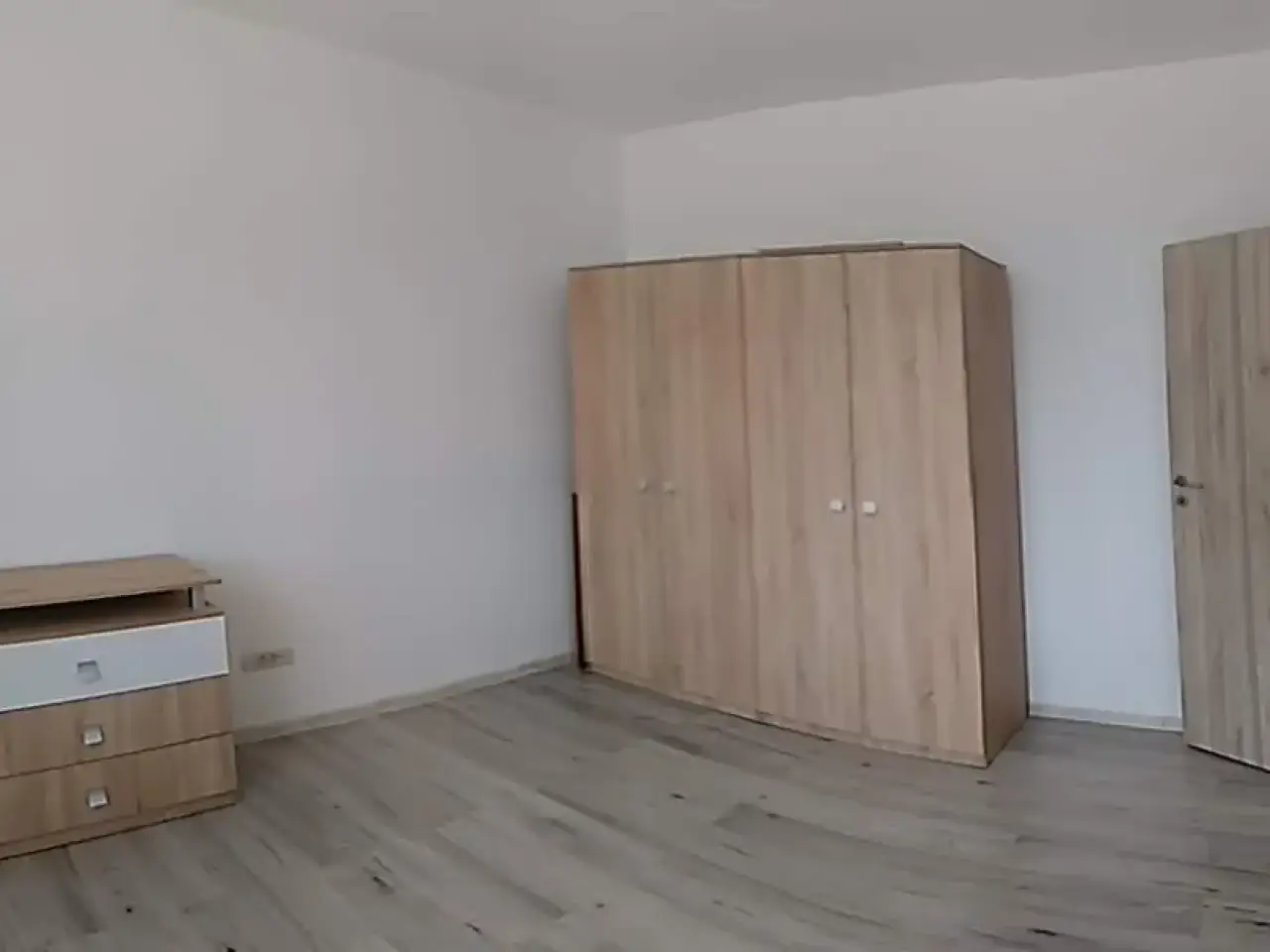 Garsonieră de Vânzare în Roșu, Ilfov - Ofertă Modernă - imaginea 5