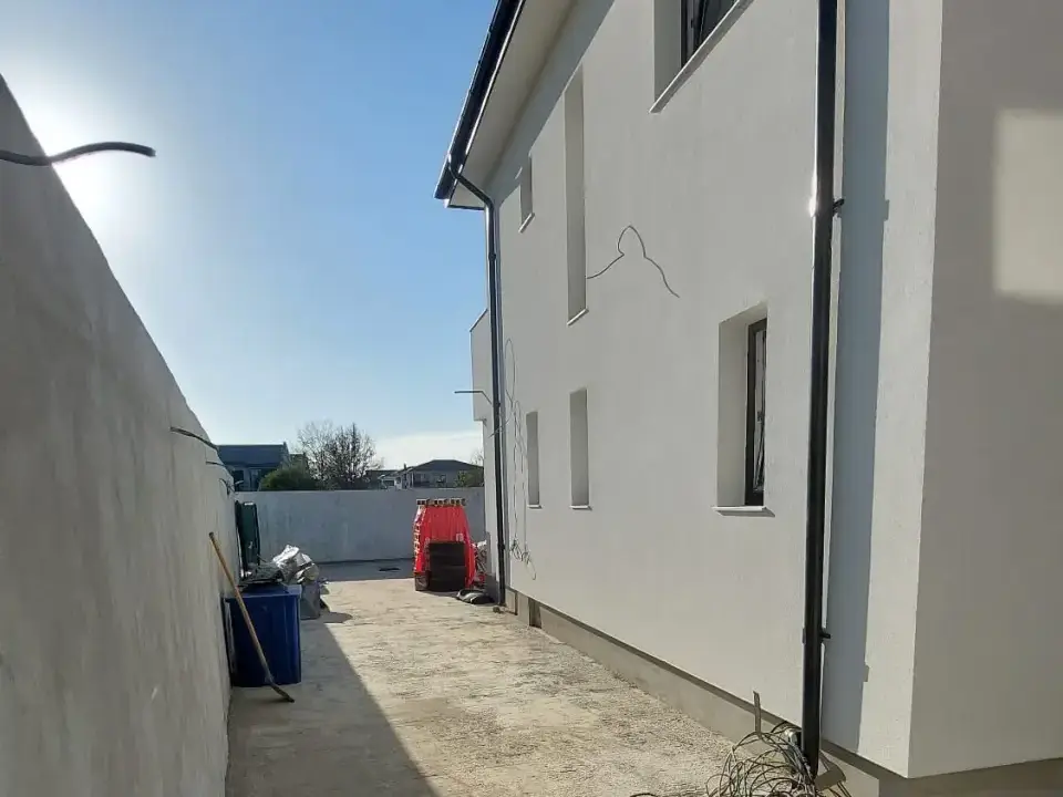 Casă P+1+Pod de vânzare Bragadiru, Ilfov - 5 camere, 4 băi, terasă și balcon - imaginea 4