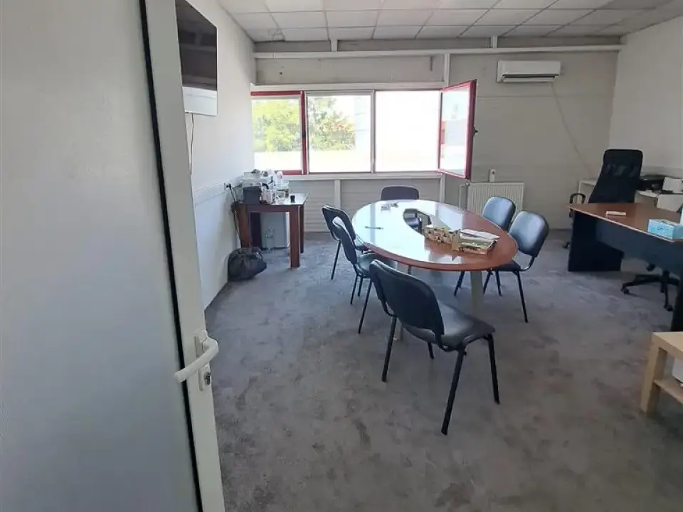 Inchiriaza hala in Afumati, Ilfov - 468 mp, depozit si birouri - imaginea 5