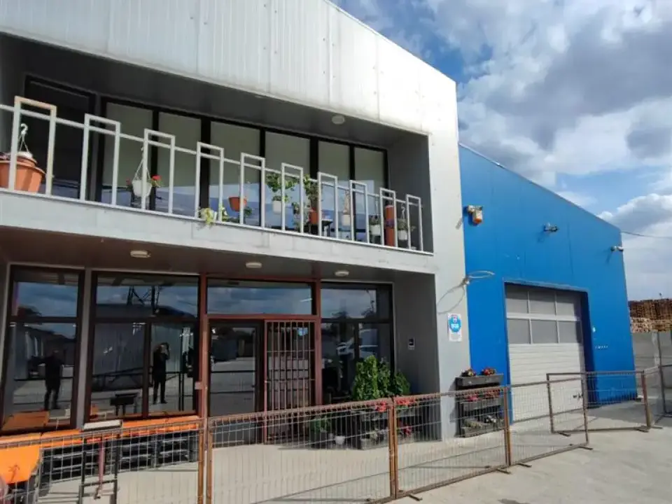 Spațiu Industrial de Vânzare Afumați, Ilfov: Hala 1600 mp cu Utilități Moderne și Acces Strategic