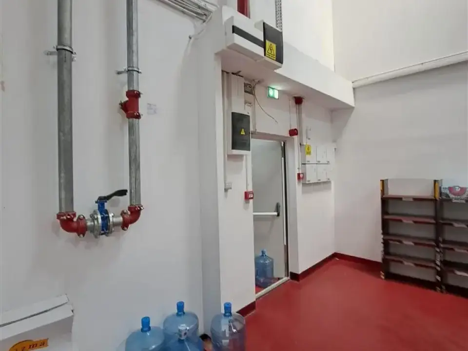Inchiriaza hala in Afumati, Ilfov - 468 mp, depozit si birouri - imaginea 3