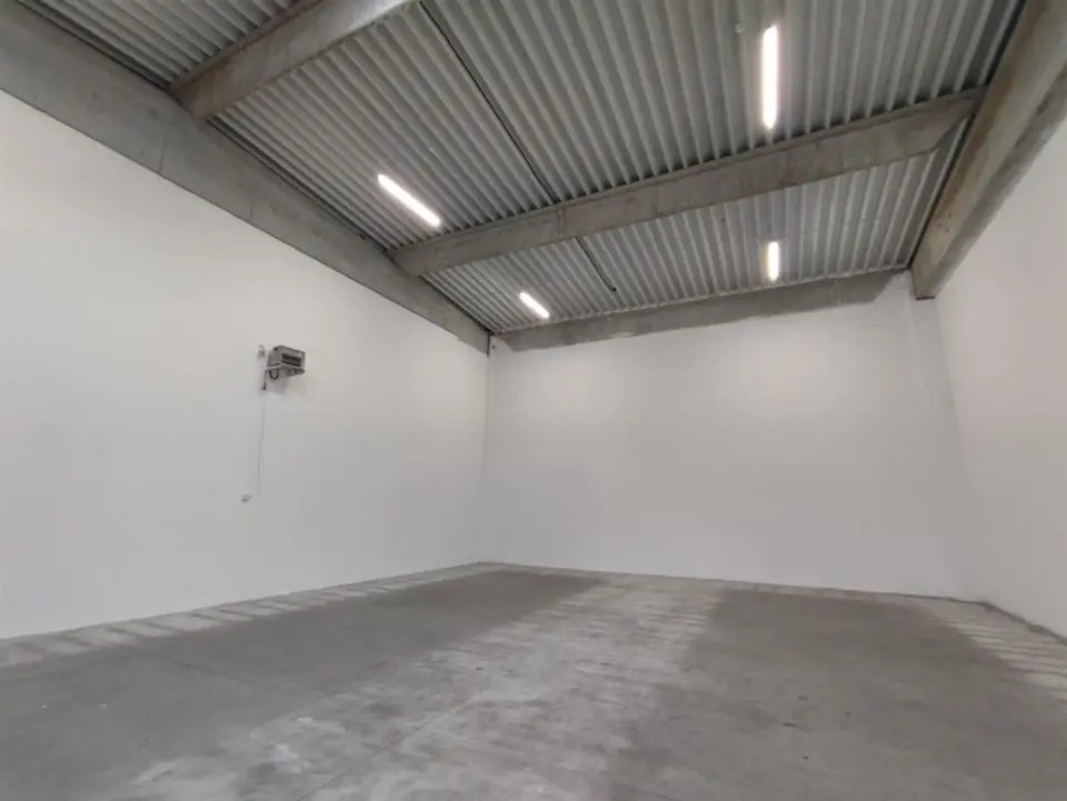 Inchiriaza hala in Afumati, Ilfov - 245mp, spatiu industrial, acces E85, dotari complete - imaginea 9