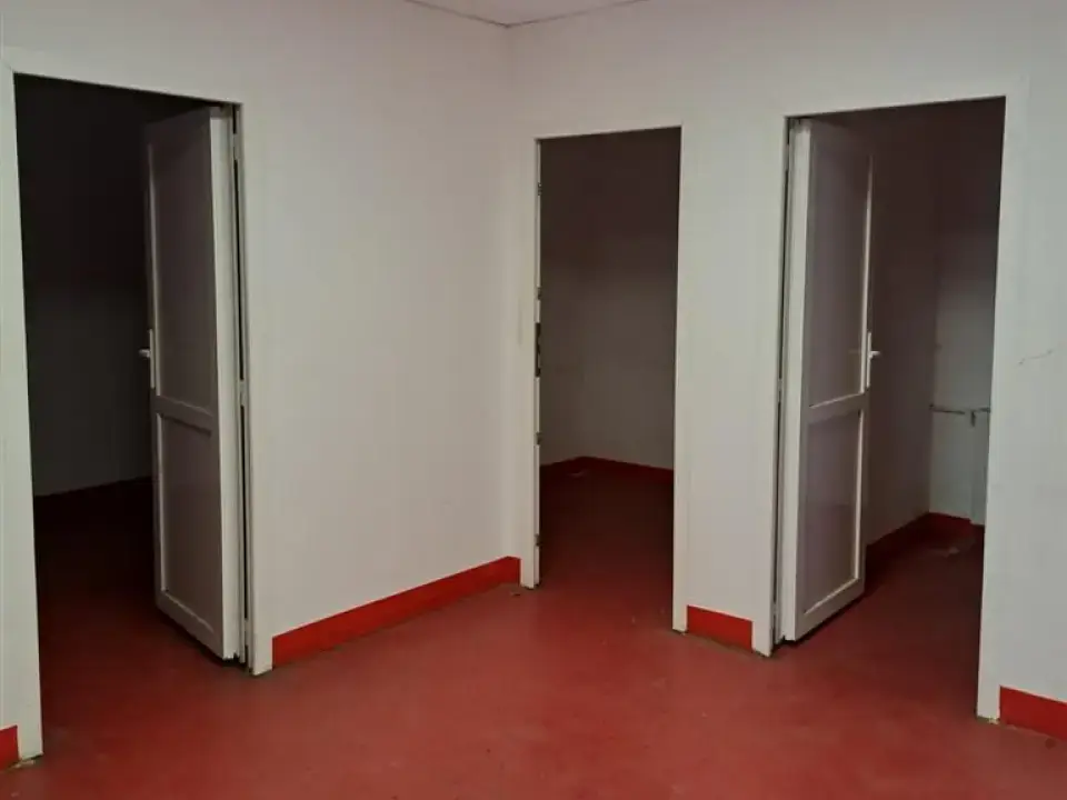 Hala Afumati Ilfov de inchiriat - 840 mp spatiu comercial cu acces rapid DN2, ideal depozit/showroom - imaginea 8
