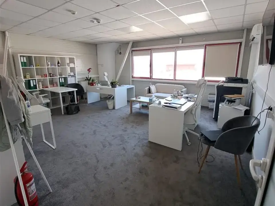 Inchiriaza hala in Afumati, Ilfov - 468 mp, depozit si birouri - imaginea 6