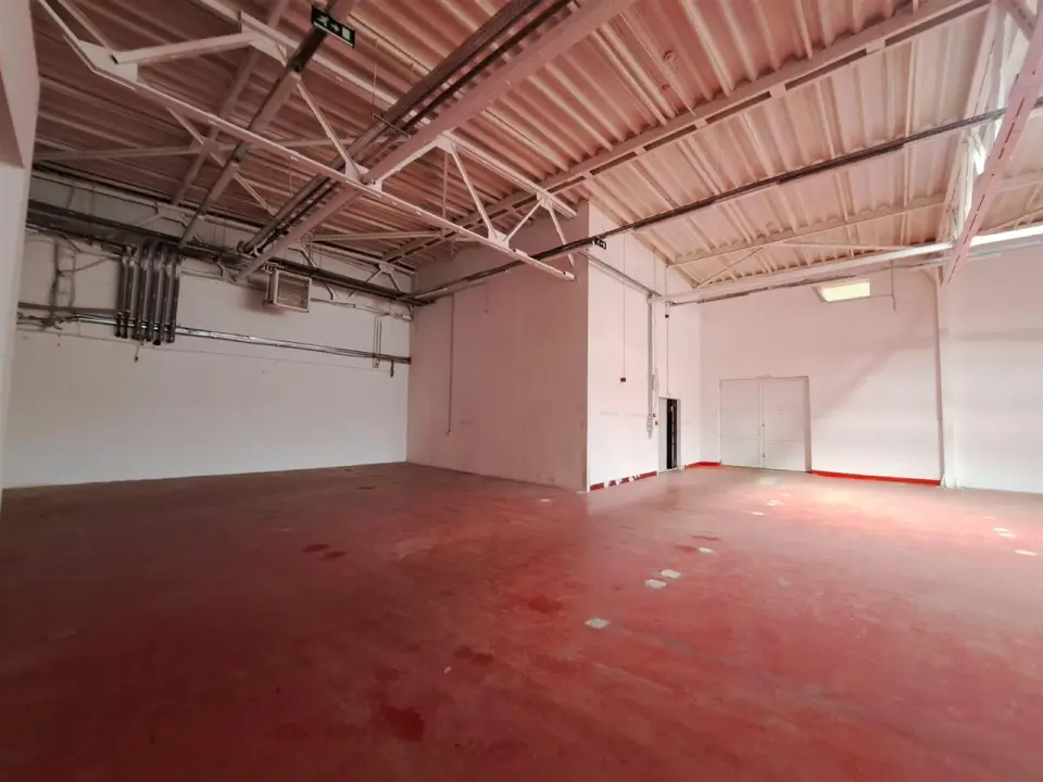 Hala Afumati Ilfov de inchiriat - 840 mp spatiu comercial cu acces rapid DN2, ideal depozit/showroom