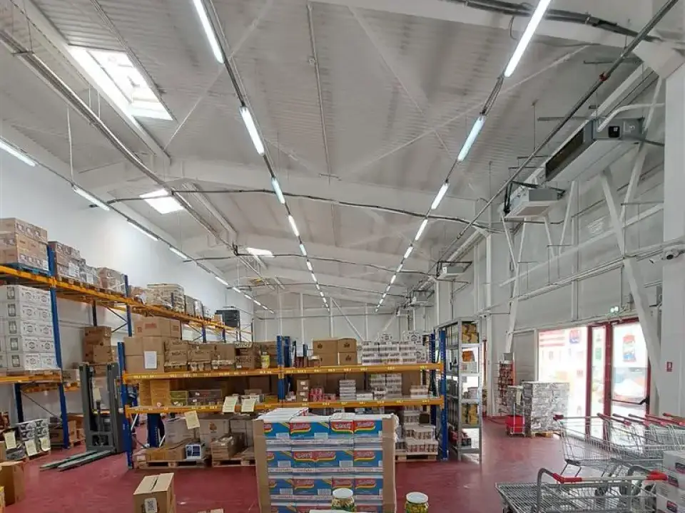 Inchiriaza hala in Afumati, Ilfov - 468 mp, depozit si birouri