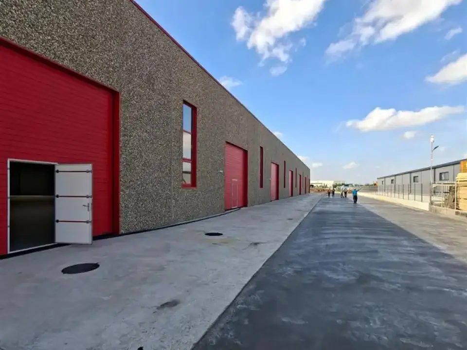 Hala industriala de vanzare in Chitila, Ilfov - 900 mp, inaltime 8m
