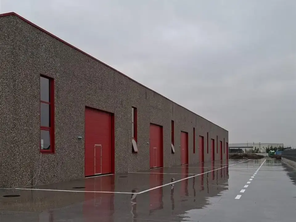 Hala de vânzare, Chitila, Ilfov - 300 mp, înălțime 8m, structură beton armat, parcare TIR - imaginea 3