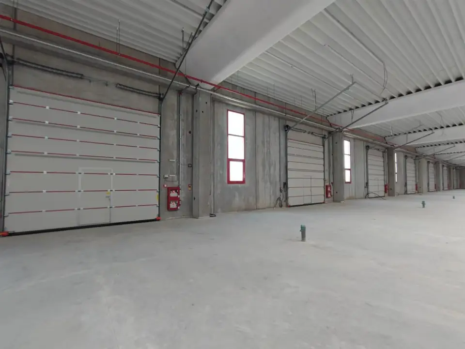 Hala de vânzare, Chitila, Ilfov - 300 mp, înălțime 8m, structură beton armat, parcare TIR - imaginea 7