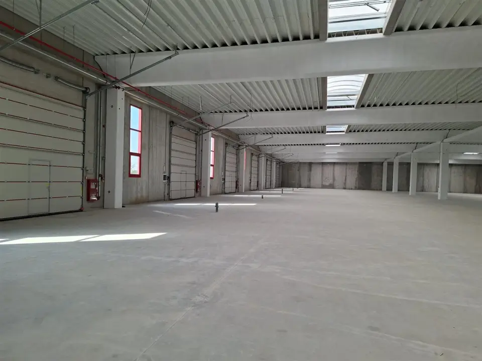 Hala industriala de vanzare in Chitila, Ilfov - 900 mp, inaltime 8m - imaginea 5
