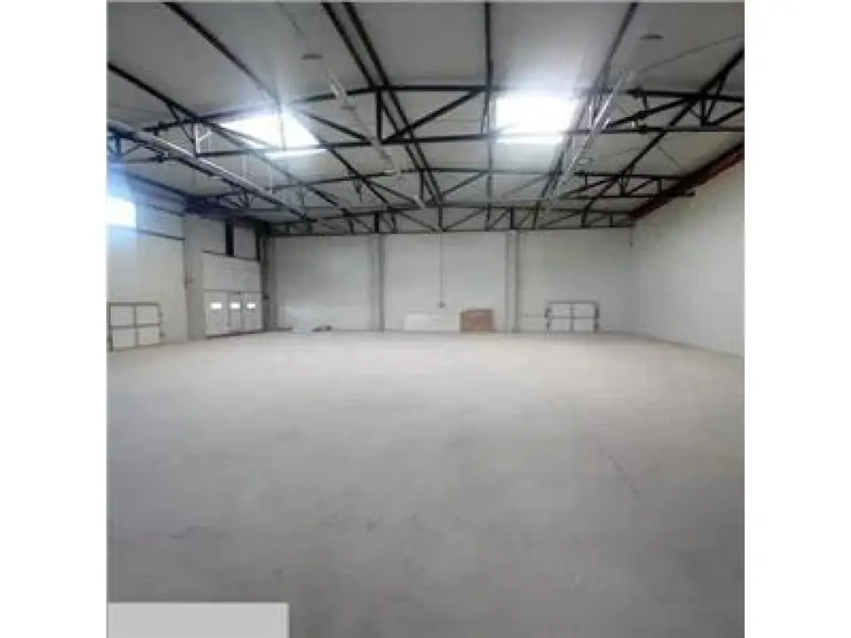 Hala de vânzare în Chitila, Ilfov - Investiție strategică cu facilități complete - imaginea 11