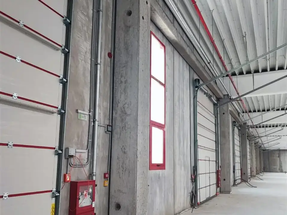 Hala de vânzare, Chitila, Ilfov - 300 mp, înălțime 8m, structură beton armat, parcare TIR - imaginea 5