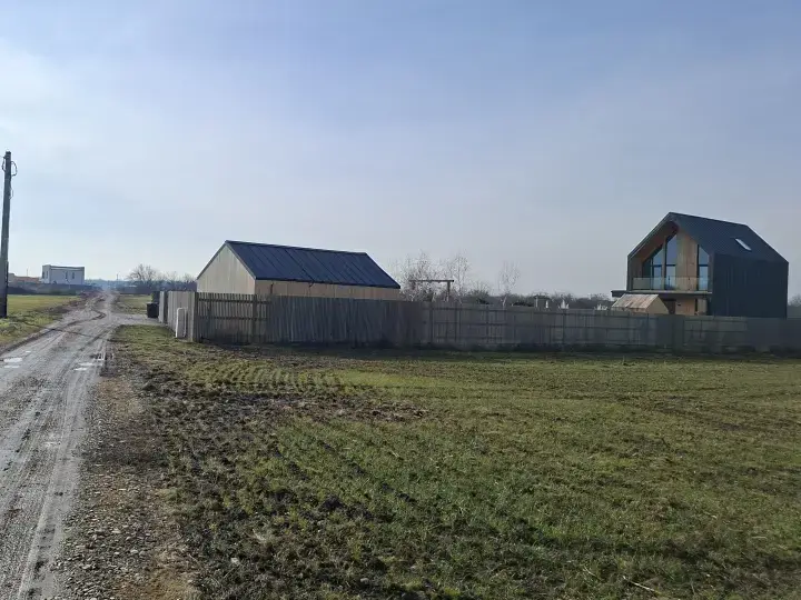Teren Generos 12000 mp Intravilan în Balotești, Ilfov - Locație Liniștită Lângă Pădure - imaginea 3