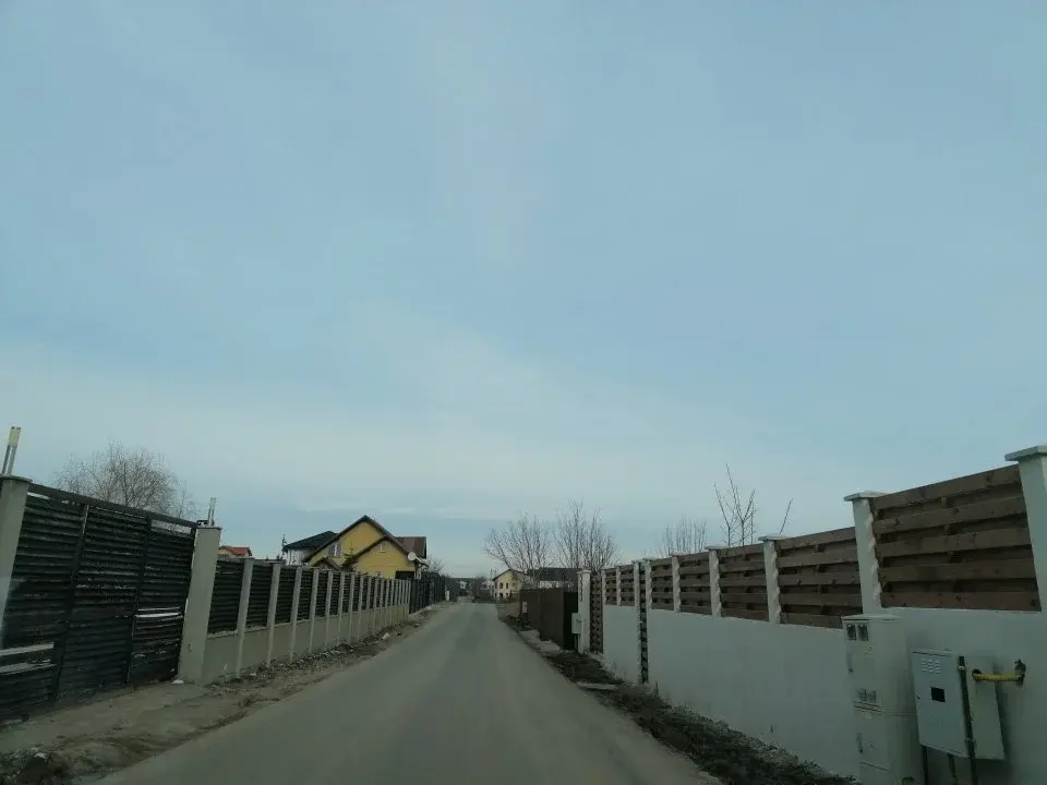 Teren de Vanzare Balotești, Ilfov - Potențial Locativ și Utilități Complete - imaginea 2