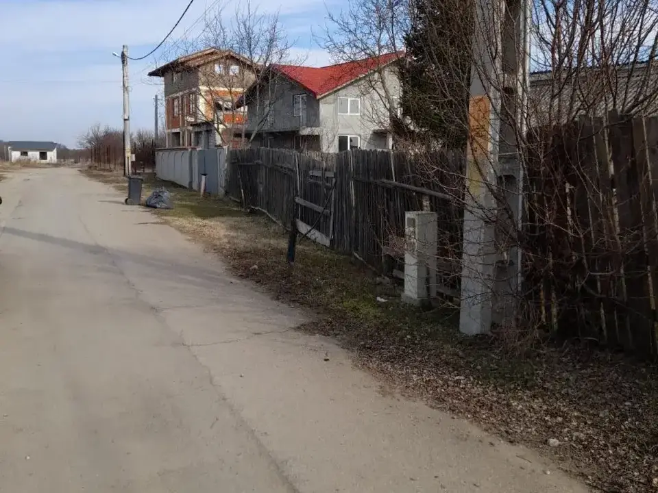 Teren rezidențial de vânzare în Corbeanca, Ilfov - 1730 mp, drum asfaltat, utilități