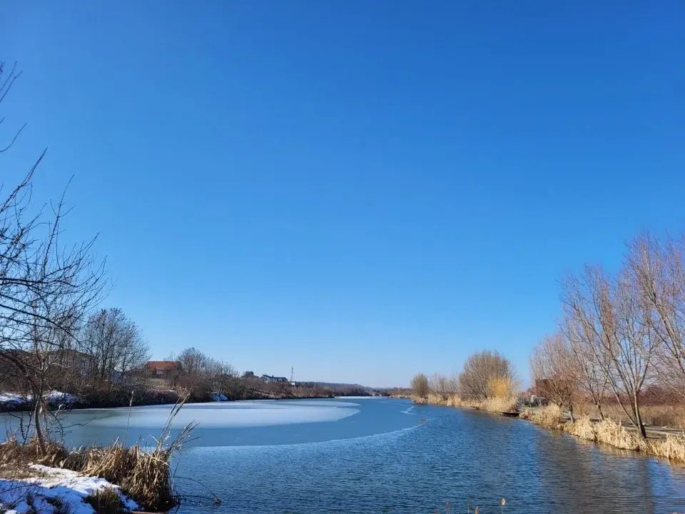 Teren Mare de Vânzare în Corbeanca, Ilfov - Proprietate pe malul lacului, ideală pentru dezvoltare rezidențială