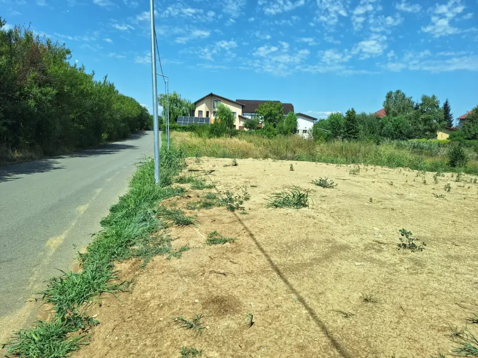 Teren de vânzare Săftica, Ilfov - Oportunitate unică cu utilități și acces facil - imaginea 2