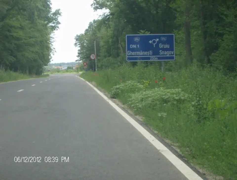 Teren Snagov, Ilfov: 3500 mp intravilan cu acces extins la lac și priveliște spre pădure - imaginea 2